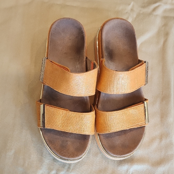 Vionic Brandie Wedge Orange Sandals Comfortable Modern Design - Picture 6 of 6